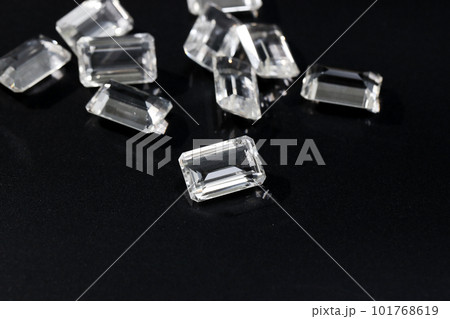 複数のクォーツ（水晶） 101768619