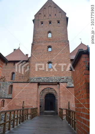 エストニア　トラカイ城　城出入口　橋 101775903