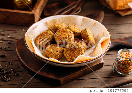 Portion of fresh vegetarian falafels with pita 101777593