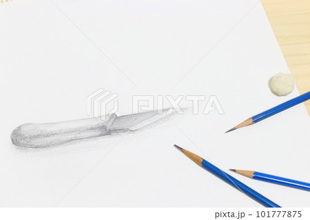 鉛筆画・鉛筆モチーフデッサン【小刀ナイフを描く】(コピースペース・人物なし)　　 101777875
