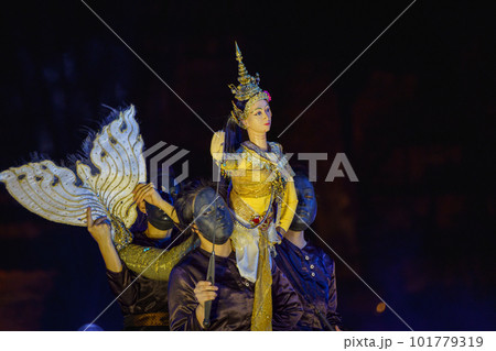 タイの人形劇（人魚のスワンマッチャー） 101779319