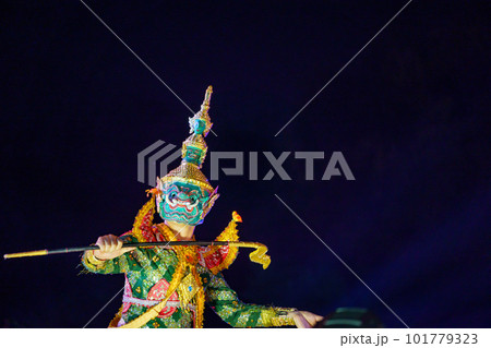 ラオスのラーマーヤナ仮面劇に登場する鬼の王ラーヴァナ（トッサカン） 101779323