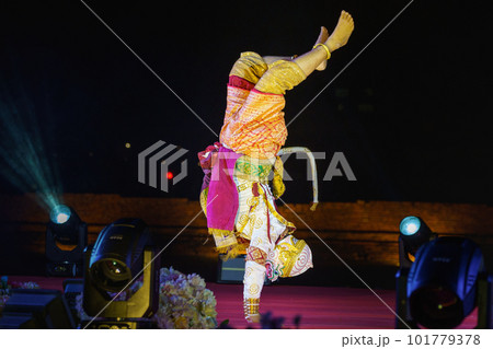 白猿の将軍ハヌマーン（タイの仮面劇コーンより） 101779378