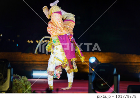 白猿の将軍ハヌマーン（タイの仮面劇コーンより） 101779379