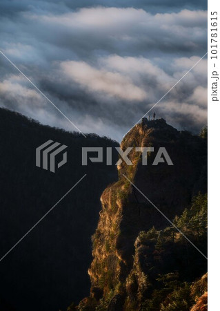 トーミーの頭と雲海 101781615