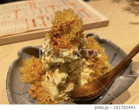 金色のとびっこが乗ったポテトサラダ 金色のとびっこが乗ったポテトサラダ 101782443