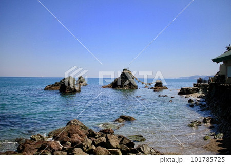 青い空、青い海、夫婦岩 青い空、青い海、夫婦岩 101785725