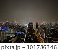 大阪本町の近代的なビルの21時の生き様 101786346
