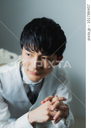 タキシードの男性 新郎 タキシードの男性 新郎 101786407