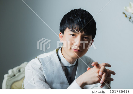 タキシードの男性　新郎　　　 101786413