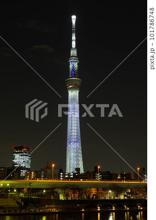 東京スカイツリー 特別ライトアップ(東京大空襲鎮魂) 東京スカイツリー 特別ライトアップ(東京大空襲鎮魂) 101786748