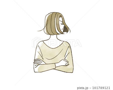 腕組みをして怒っている女性 101789121