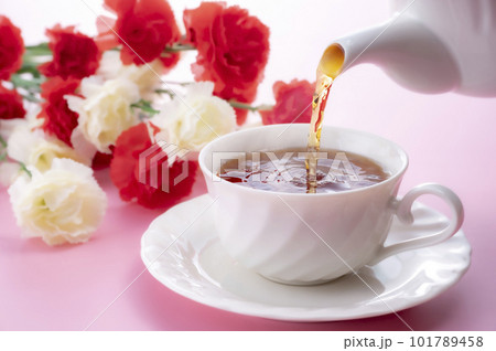 紅茶と花 101789458