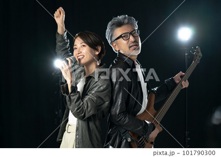 バンド　ライブ　演奏 101790300