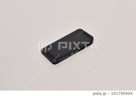 壊れたスマホ 101790404
