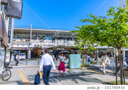 日本の東京都市景観 夏日。自由が丘駅などを望む 101790438