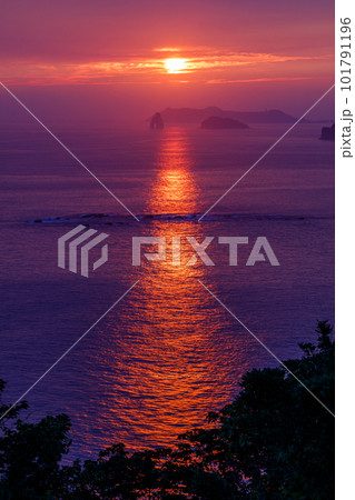 角力灘に沈む夕陽 角力灘に沈む夕陽 101791196