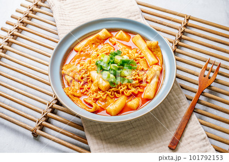 Rabokki, Korean style Stir-fried Instant Noodle : This dish is tteokbokki with ramen noodles. Tteokbokki is a spicy dish made with rice cake, vegetables, and fish cake, 101792153