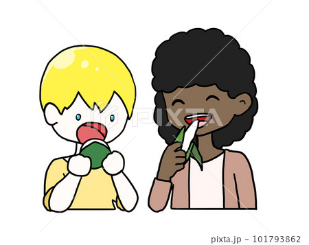 柏餅とちまきを食べる子どもたちのイラスト（黒人女子と白人男子） 101793862