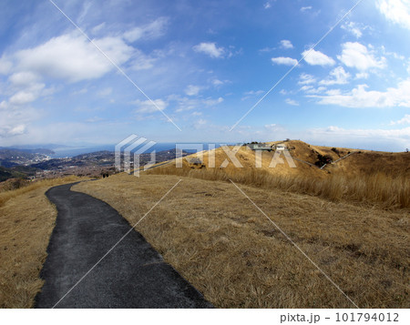 大室山火口の遊歩道 101794012