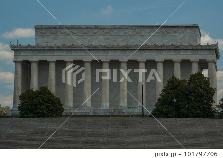 Lincoln memorial view cruise on potomac river washignton dc on riverboat water taxi 101797706