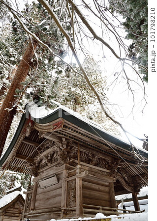 冬の熊野大社　本宮裏（山形県） 101798210