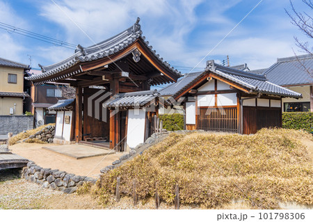 奈良県橿原市 今井町 旧南口門 奈良県橿原市 今井町 旧南口門 101798306