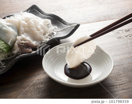 ヤリイカの刺身 101798359