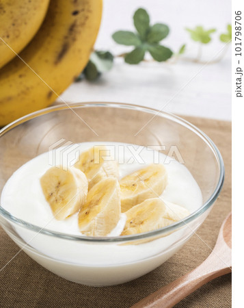 バナナヨーグルト 101798706