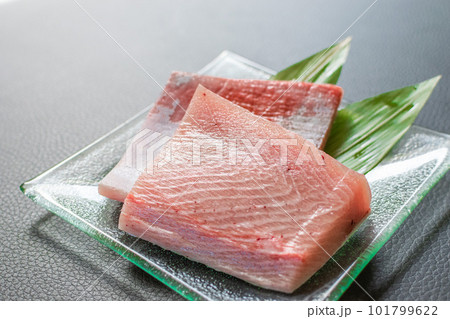 天然ブリのお刺身 101799622