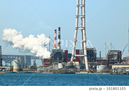 【香川県】晴天の四国電力坂出発電所（火力発電所）　　　　　　 101801103