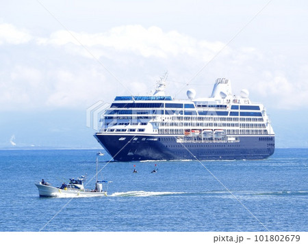 静岡県 清水港に入港するクルーズ客船 アザマラ クエスト号 4月 静岡県 清水港に入港するクルーズ客船 アザマラ クエスト号 4月 101802679