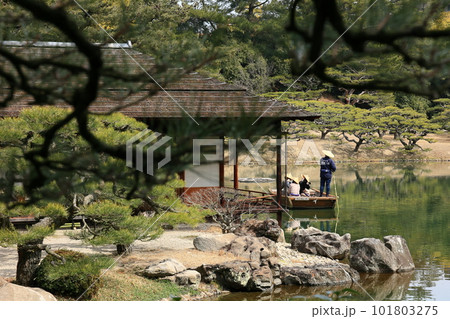 早春の栗林公園（3月上旬） 101803275