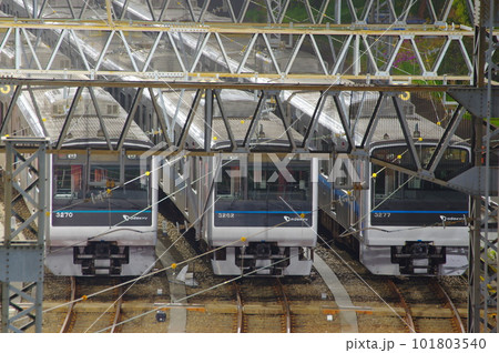 唐木田出張所に停留する電車 唐木田出張所に停留する電車 101803540
