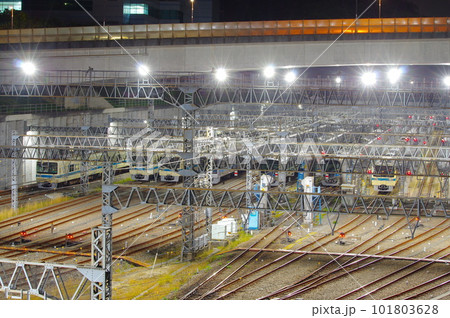 唐木田出張所に停留する電車 唐木田出張所に停留する電車 101803628