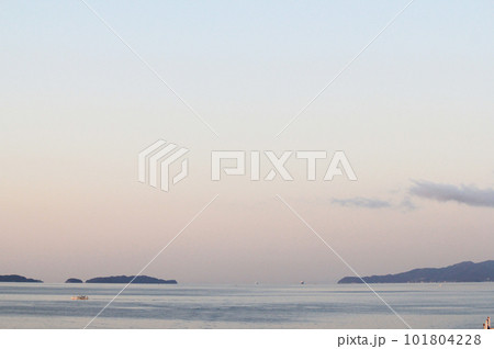 友ヶ島水道の夜明け 101804228