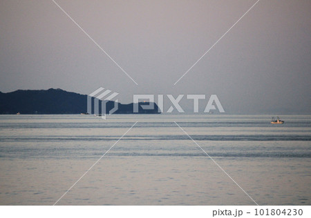 友ヶ島水道の夜明け 友ヶ島水道の夜明け 101804230