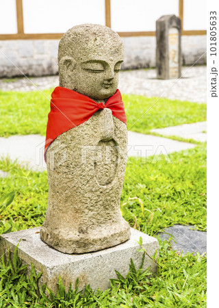 Close-up of Buddha statue in Chi-An Chinghisu temple in Hualien, Taiwan. 101805633