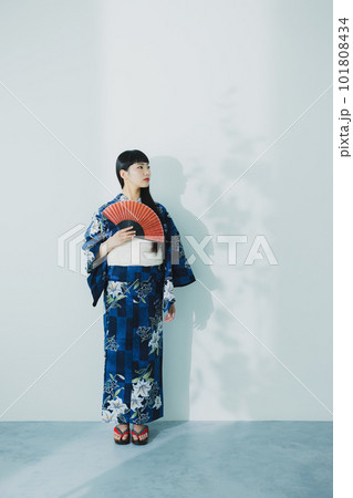 浴衣の女性 浴衣の女性 101808434