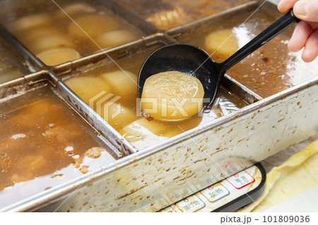 おでん鍋のおでん(撮影協力:おでん和ごはんまにまに) おでん鍋のおでん(撮影協力:おでん和ごはんまにまに) 101809036