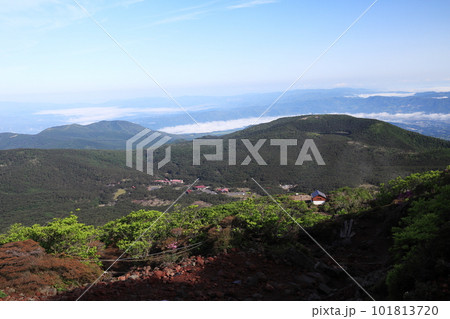 霧島に広がる美しいえびの高原の風景 霧島に広がる美しいえびの高原の風景 101813720