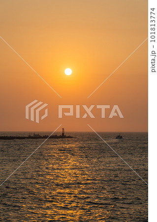 台湾　高雄　西子湾　夕日　2023 101813774
