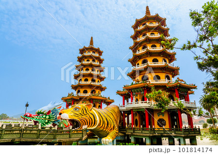 台湾　高雄　龍虎塔　2023 101814174