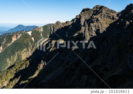 南八ヶ岳の山岳風景 横岳 南八ヶ岳の山岳風景 横岳 101816611
