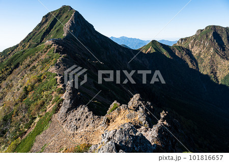 南八ヶ岳の山岳風景　赤岳 101816657