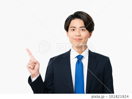 若いビジネスマン 若いビジネスマン 101821924