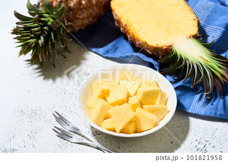 カットした台湾パイン 101821958