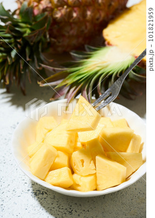 カットした台湾パイン カットした台湾パイン 101821959