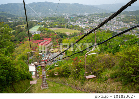 小室山公園 つつじを見下ろすリフト 伊東市 小室山公園 つつじを見下ろすリフト 伊東市 101823627