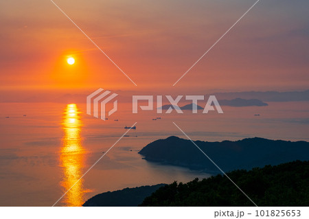 紫雲出山の夕景 101825653